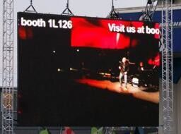 Werfen Sie 8mm Miete-LED-Anzeigen-Videowand im Freien für Hintergrund, Modul 250 x 250 Millimeter